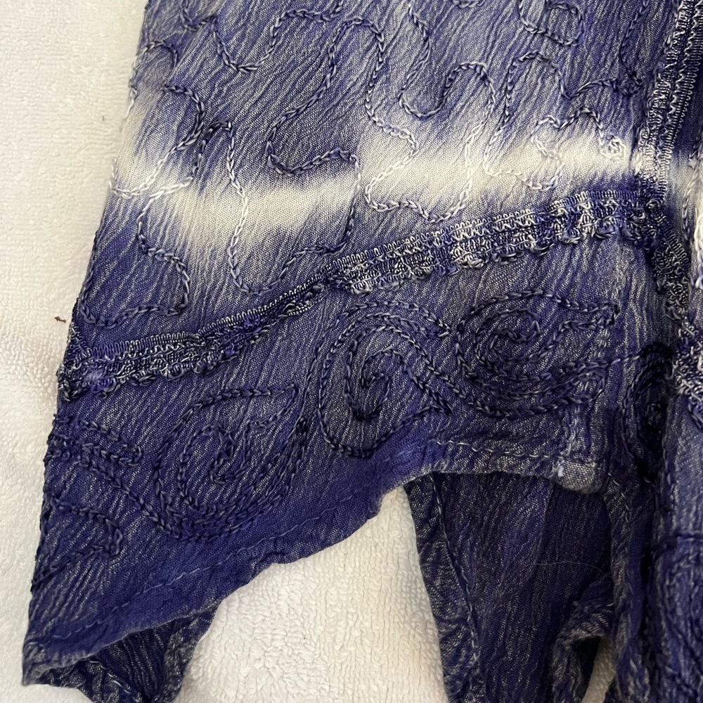 Blue/White Detailed Cover-Up